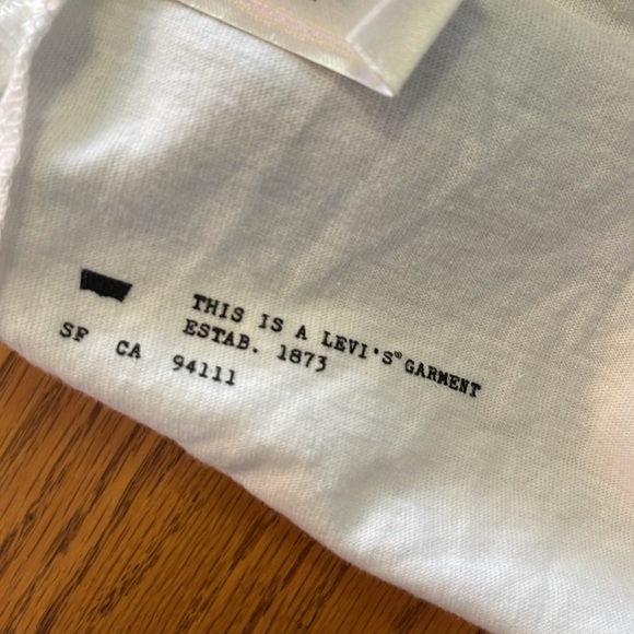 Levi’s Tank Top - Picture 5 of 5